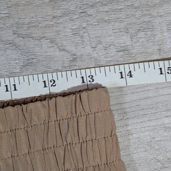 Vuori Villa Shorts High-Rise Women's Size Medium Tan Khaki Travel Pockets Beige - Picture 5 of 10